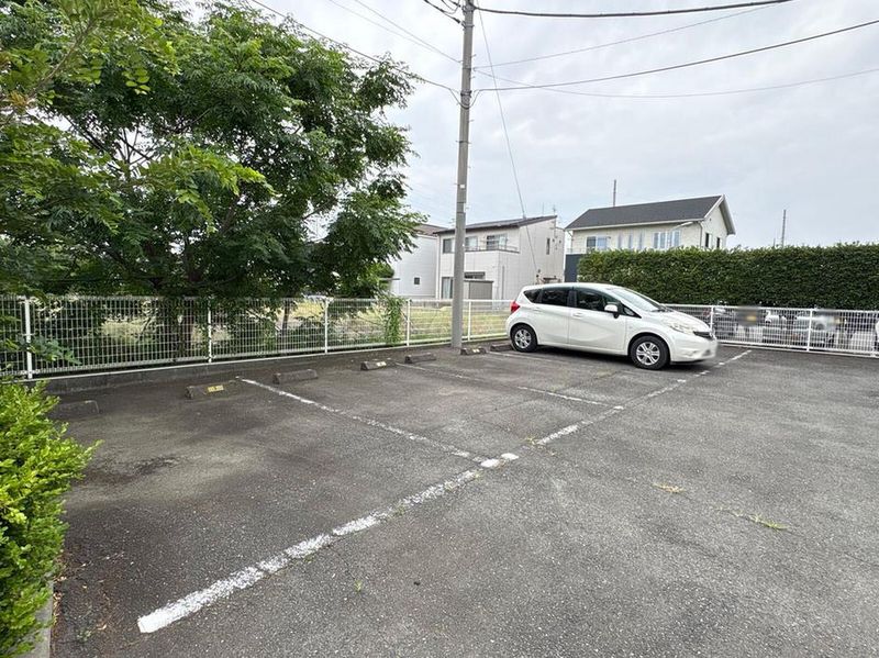 レオパレスＫＳＳⅡ 駐車場