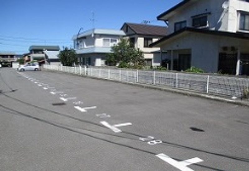 レオパレスＴＯＭＩＴＡ 駐車場