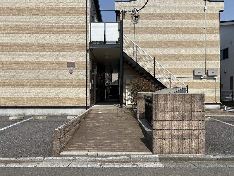 レオパレス光の杜 エントランス