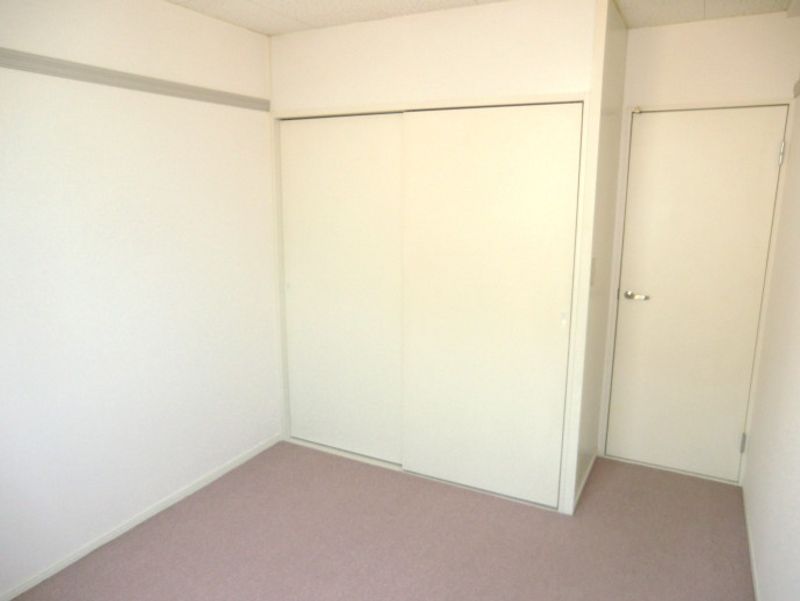 レオパレスローズパイン 居間