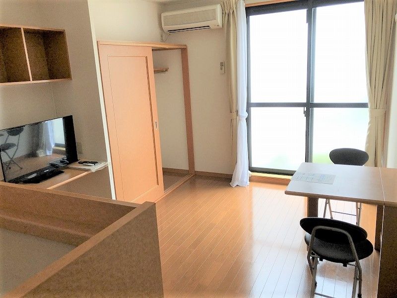 レオパレスＳＨＵＹＵⅡ 居間
