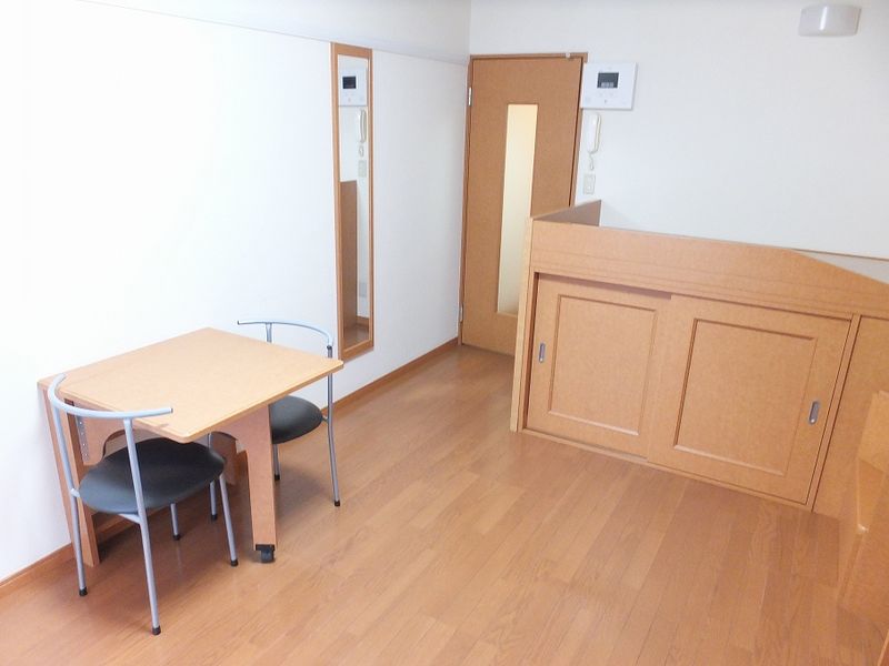 レオパレスボヌール 居間