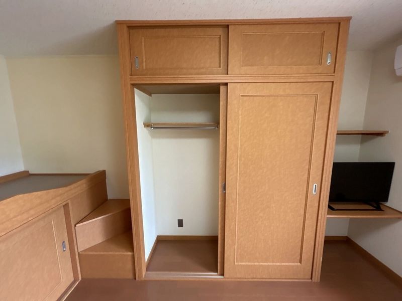 レオパレス広町 収納