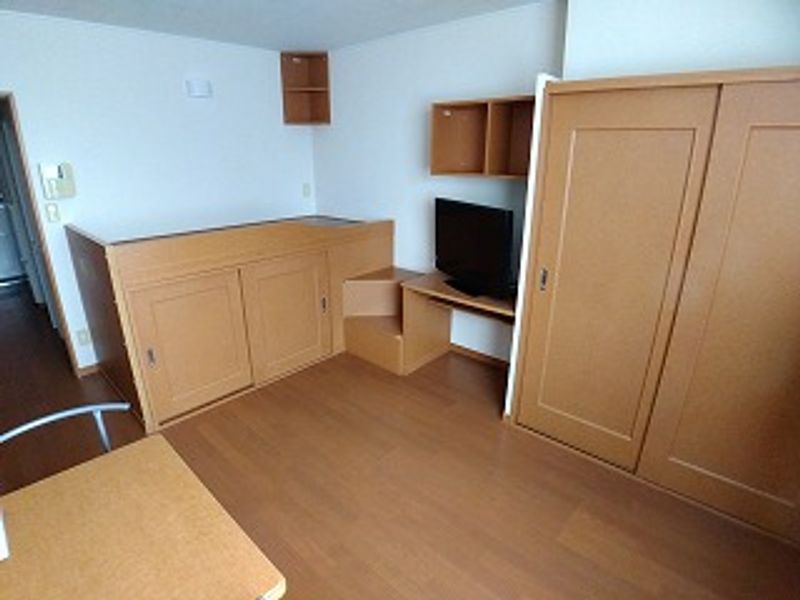 レオパレスＨＡＫＵＢＡ 居間