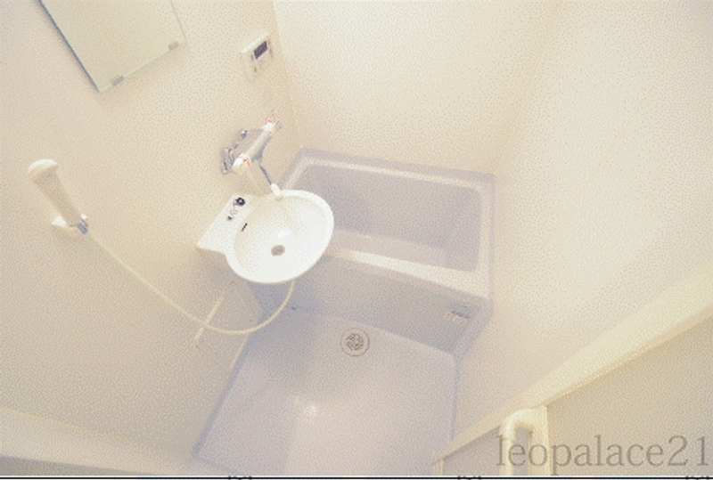 レオパレスフローラ湯築 風呂