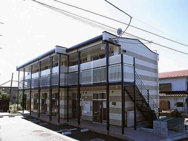 レオパレスリコリス 外観