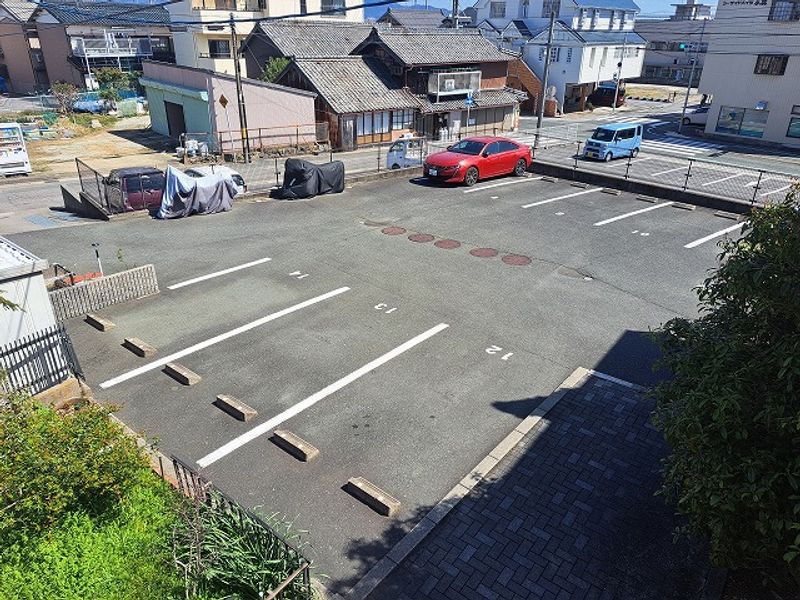 レオパレス小林 駐車場