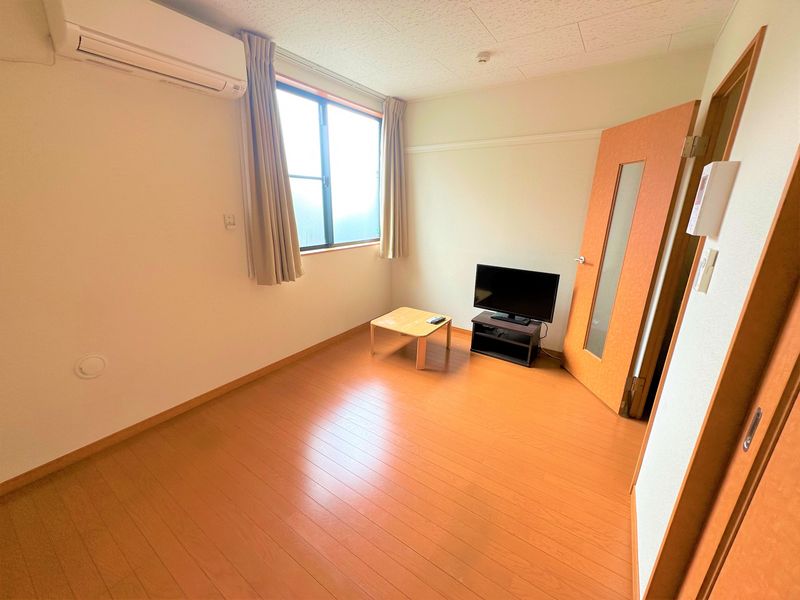 レオパレスヒルサイド 居間