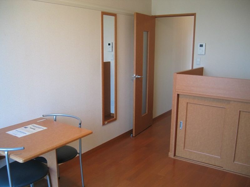 レオパレス萩 居間