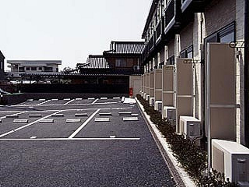 レオパレスヤマシロ２１ 駐車場