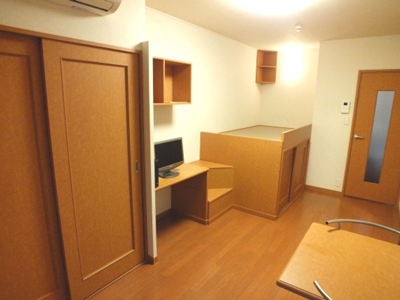 レオパレスパーチェ作新台 寝室