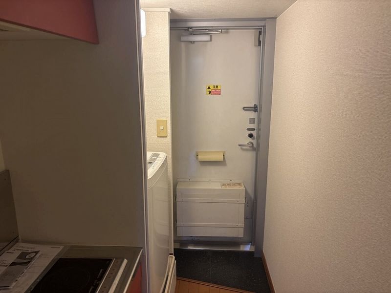 レオパレスウエストゴールド 玄関