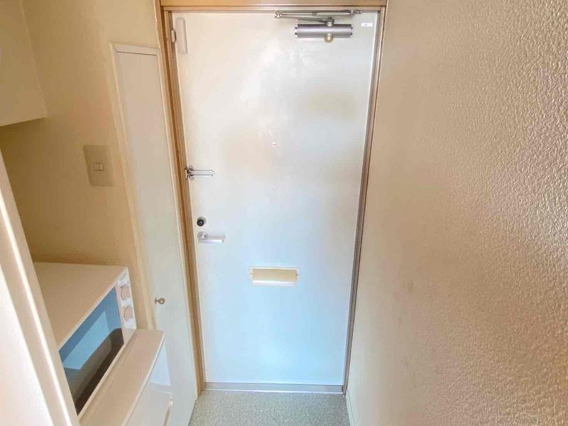 レオパレスＫＡＫＵＲＩＮ 玄関
