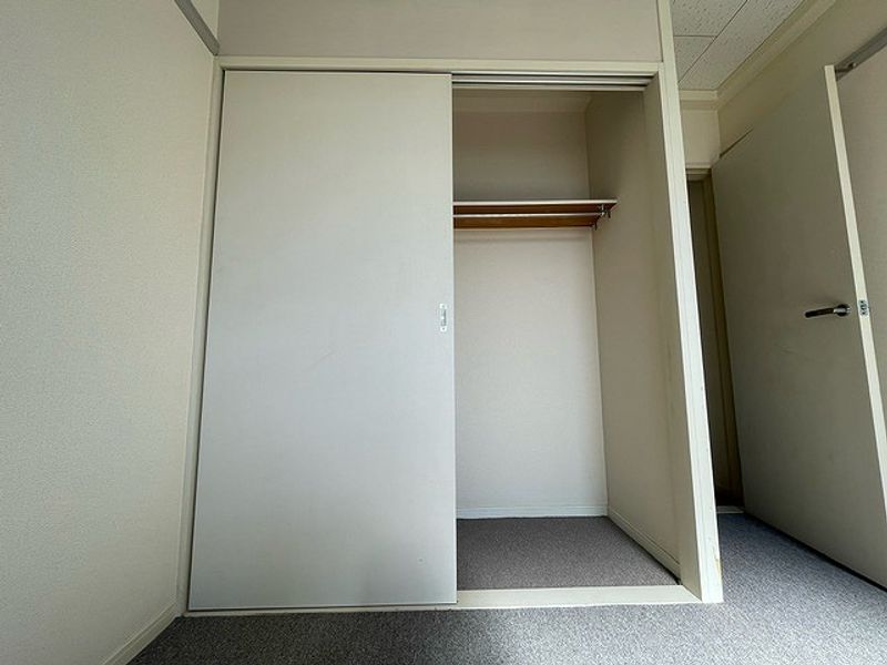 レオパレスビオレハイツ 収納