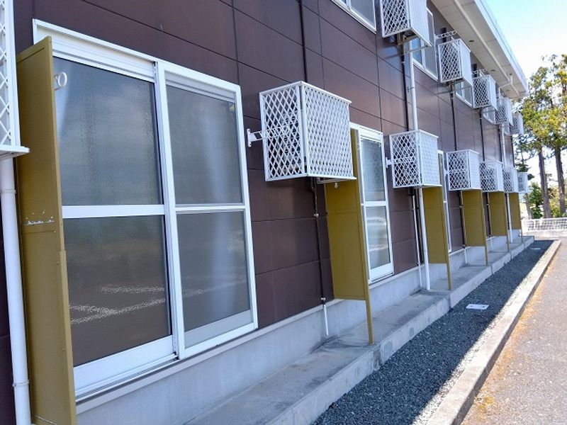 レオパレスフルール 外観