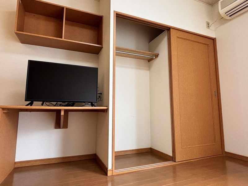 レオパレスかみどう 収納