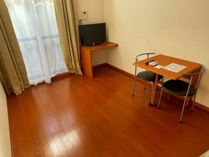 レオパレスメゾネット若葉 居間