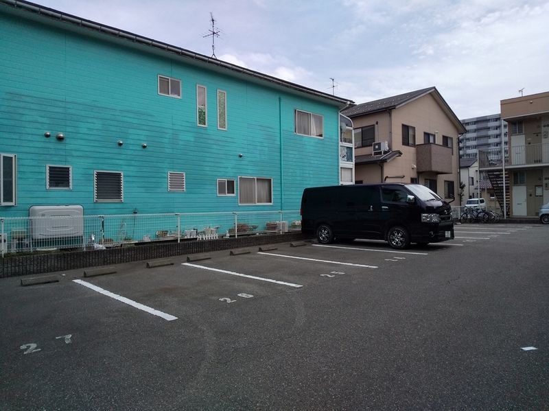 レオパレスプランドールⅡ 駐車場