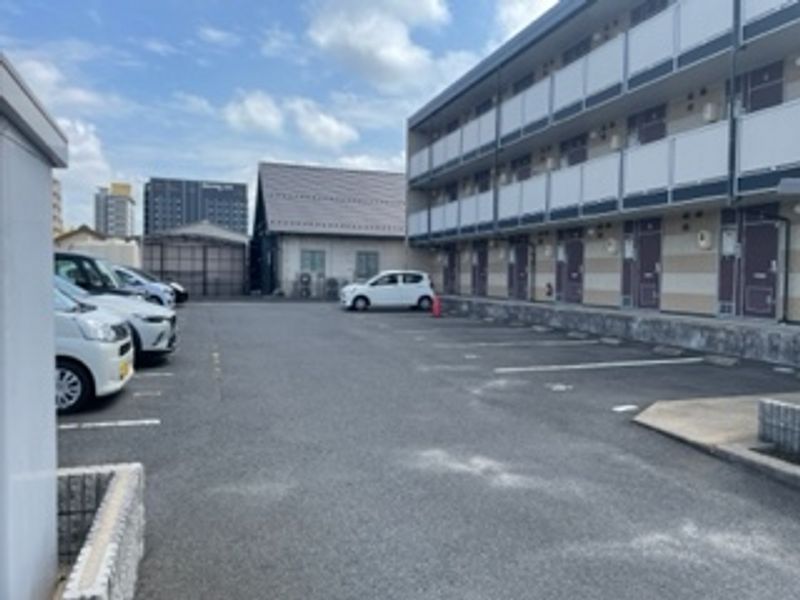 レオパレス出雲駅南 駐車場
