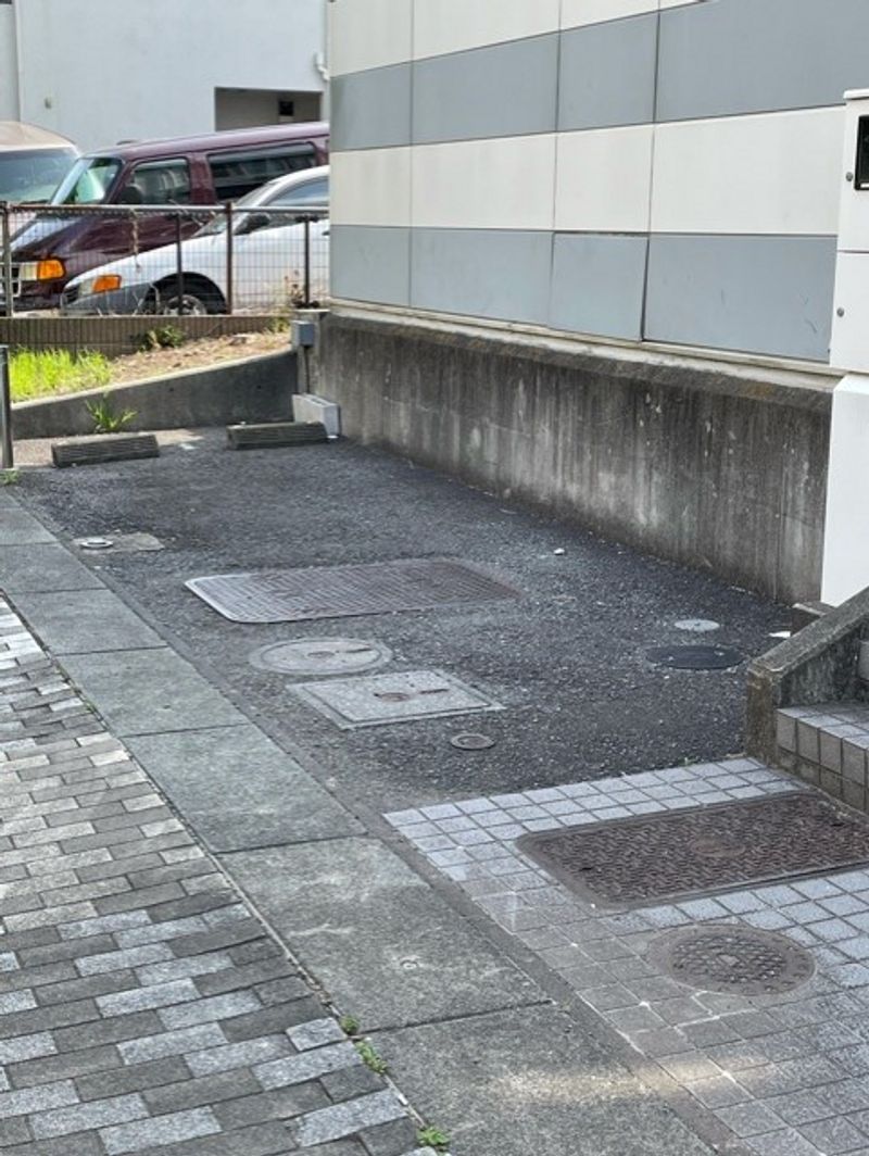 レオパレスアルジャンＫＯＹＡＭＡ 駐車場