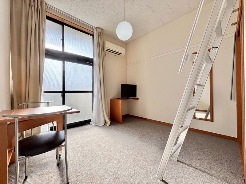 レオパレスカメリアⅢ 居間