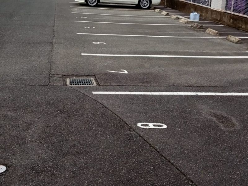 レオパレス南阪手 駐車場