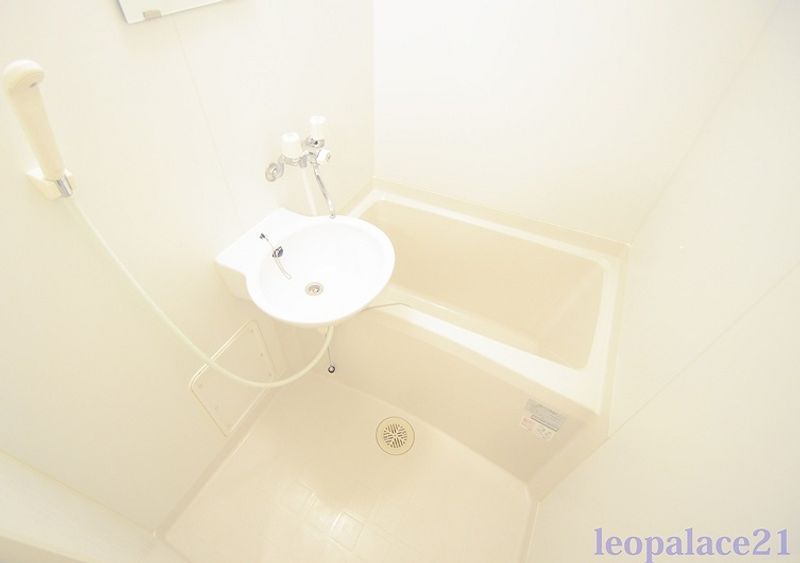 leopalace Chatre Bathroom