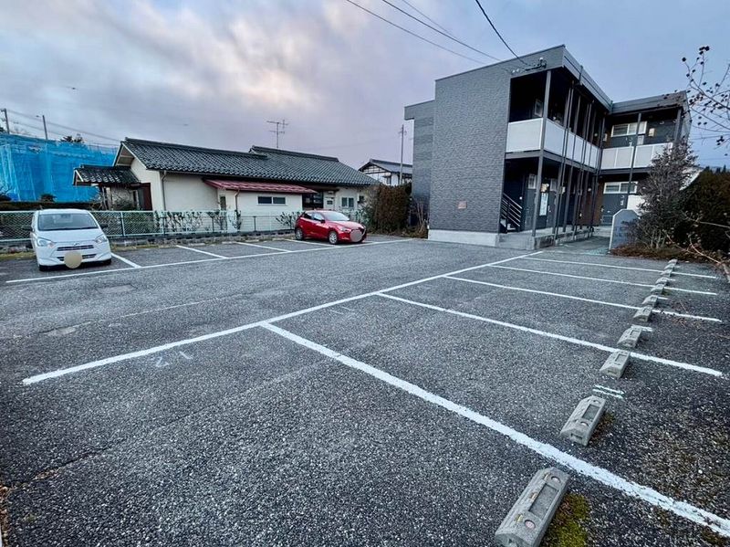 レオパレス信州ｉｎ５ 駐車場