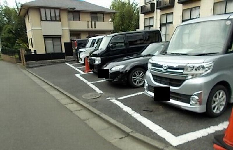 レオパレスペニーハイツⅡ 駐車場