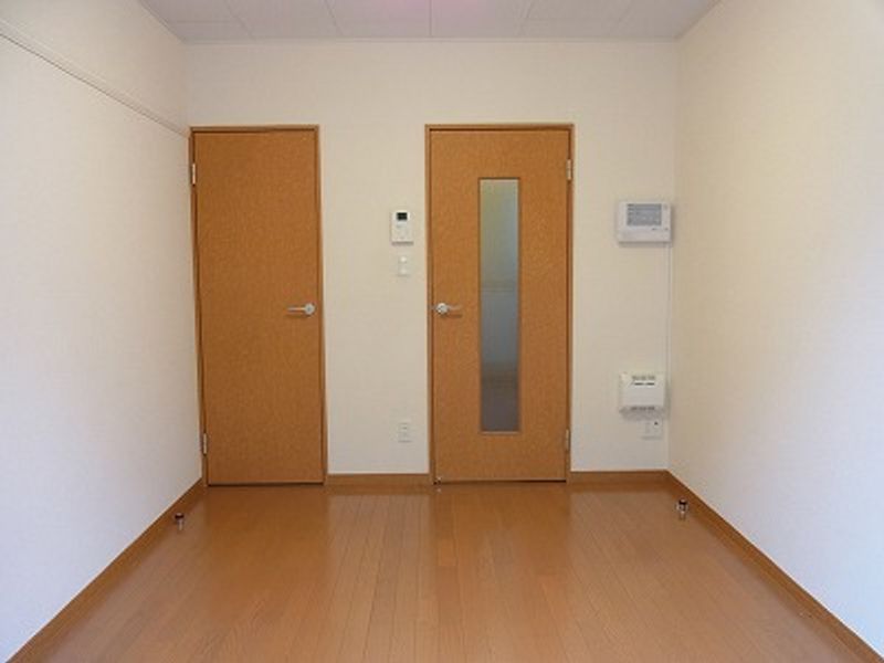 レオパレスフォレスト彩 居間