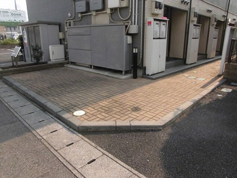 レオパレスバレーナ紅葉 エントランス
