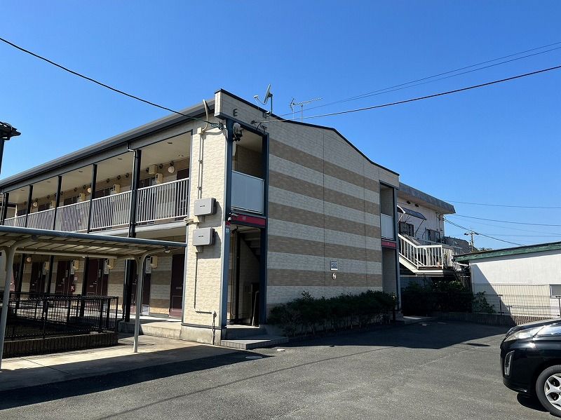 レオパレスルミエール 外観