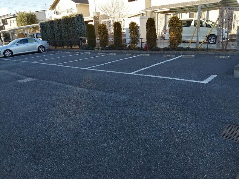 レオパレスサンシャインⅡ 駐車場