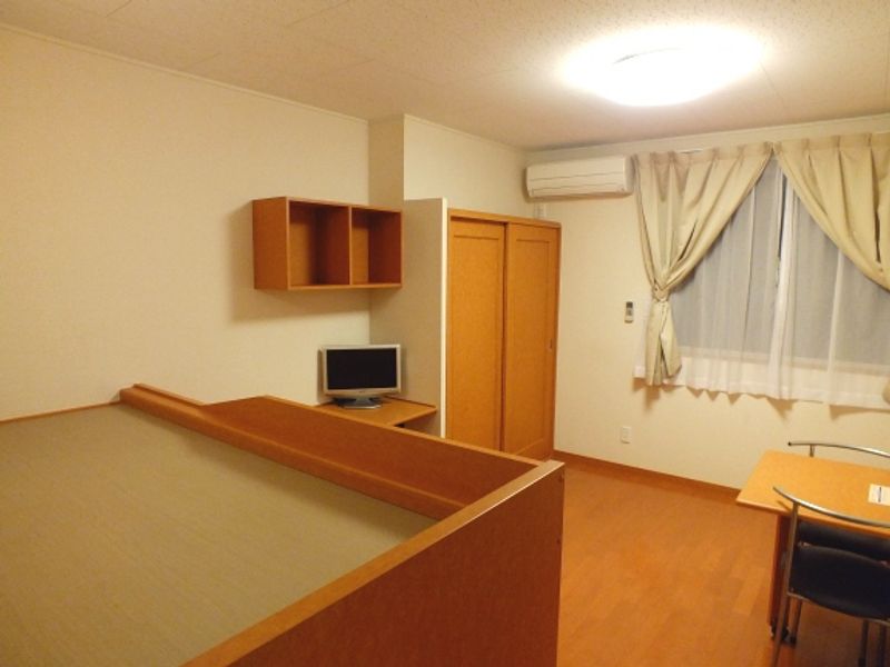 レオパレスラ　レーブ 居間