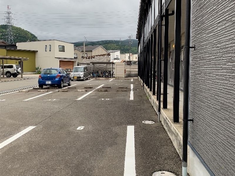 レオパレスハピネスⅠ 駐車場