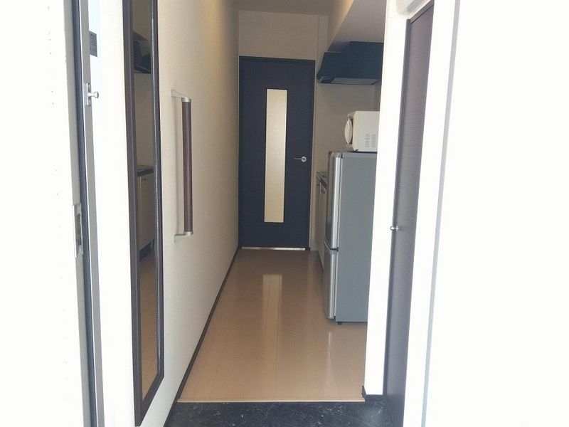 クレイノ福江 玄関