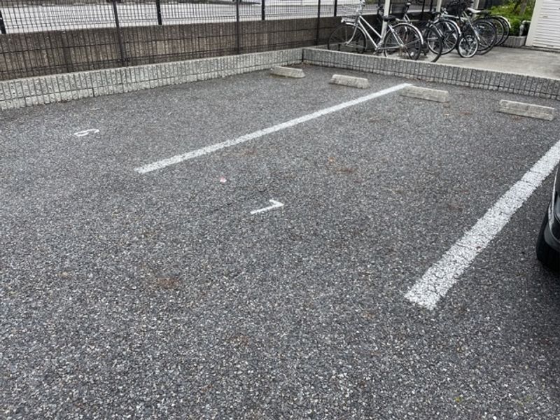 レオパレスなかのⅡ番館 駐車場