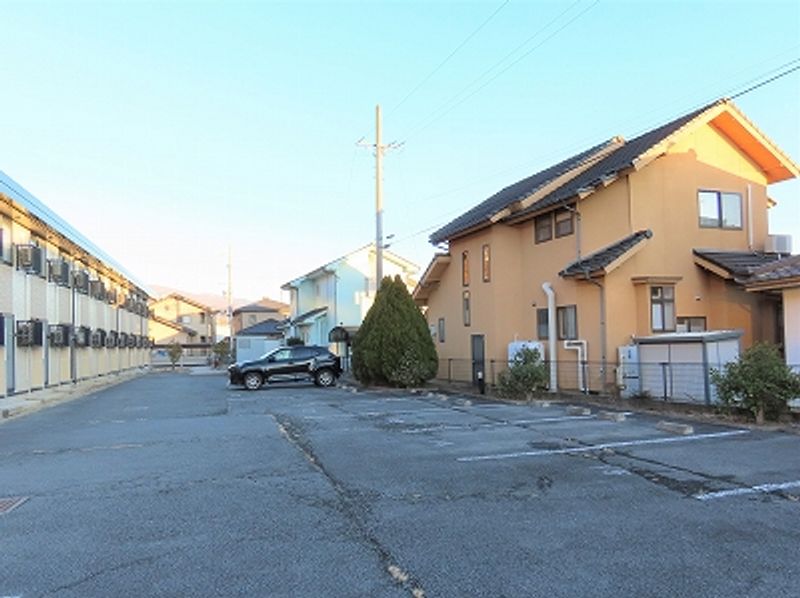 レオパレス藤 駐車場