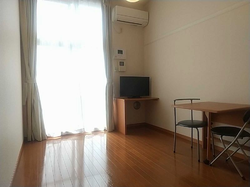 レオパレスコスモⅡ 居間