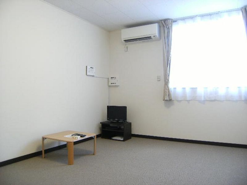 レオネクストＮＡＫＡＪＵＫＵⅡ 居間