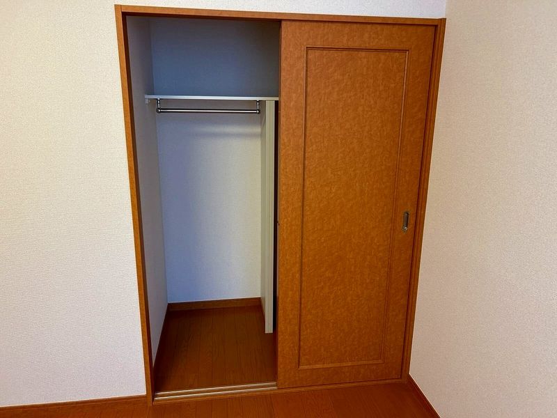 レオパレス小日向 収納