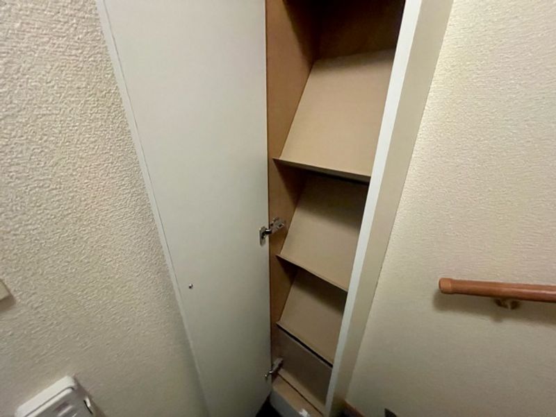 レオパレスダイカ 玄関