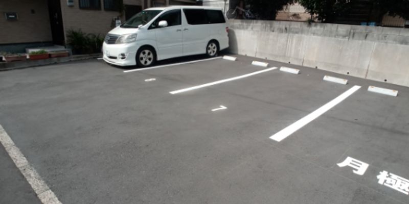 レオパレス新生 駐車場