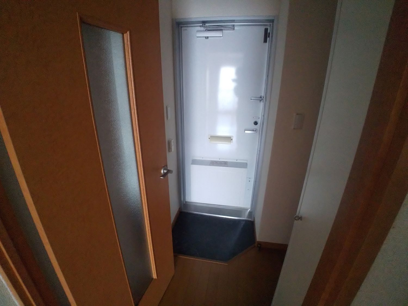 レオパレス双柳３番館 玄関