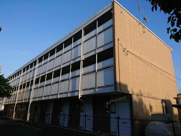 レオパレスらいちょう 外観