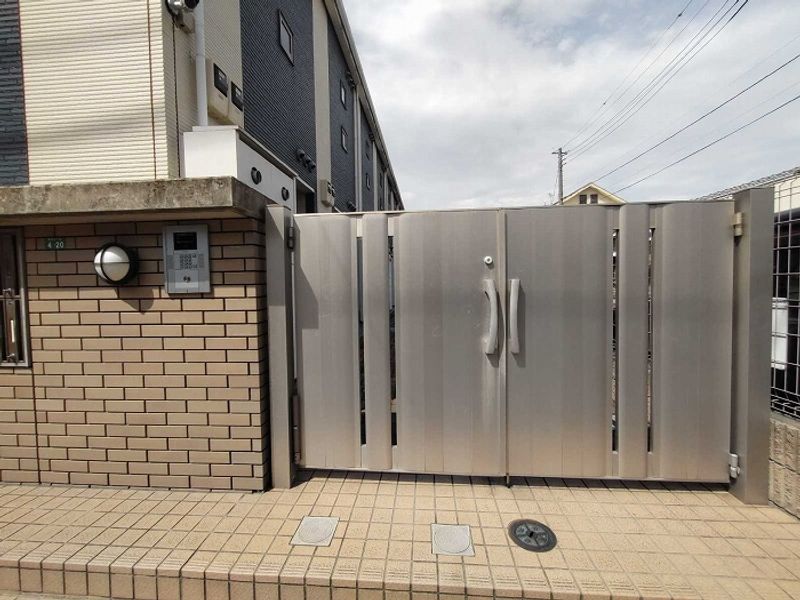 レオネクスト新座ブルー エントランス
