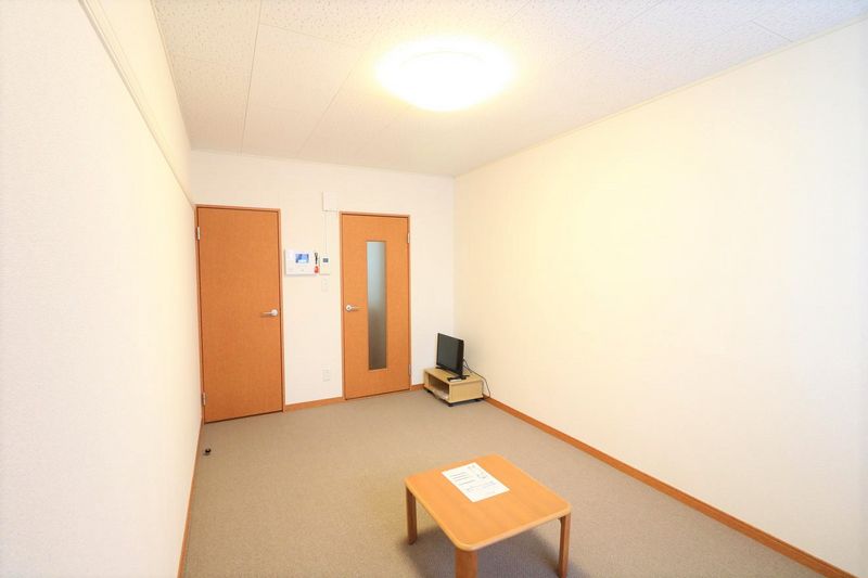 レオパレスひつかわ 居間