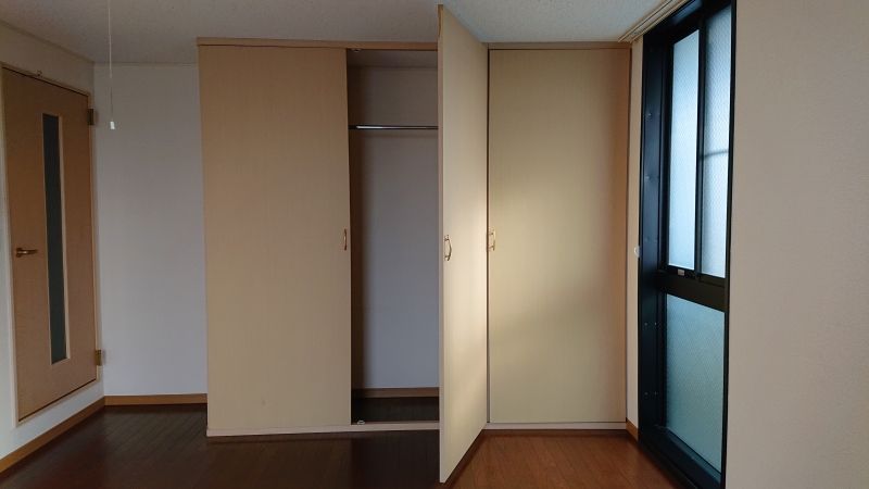 レオパレスマーレ高松 収納