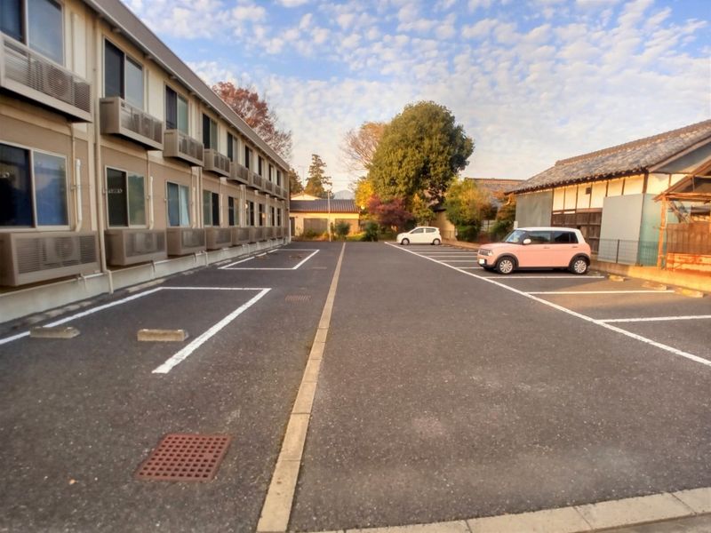 LEONEXT Azure 停车场