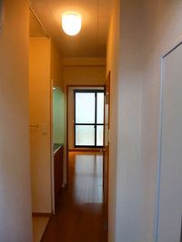 レオパレス上新井レジデンス 玄関